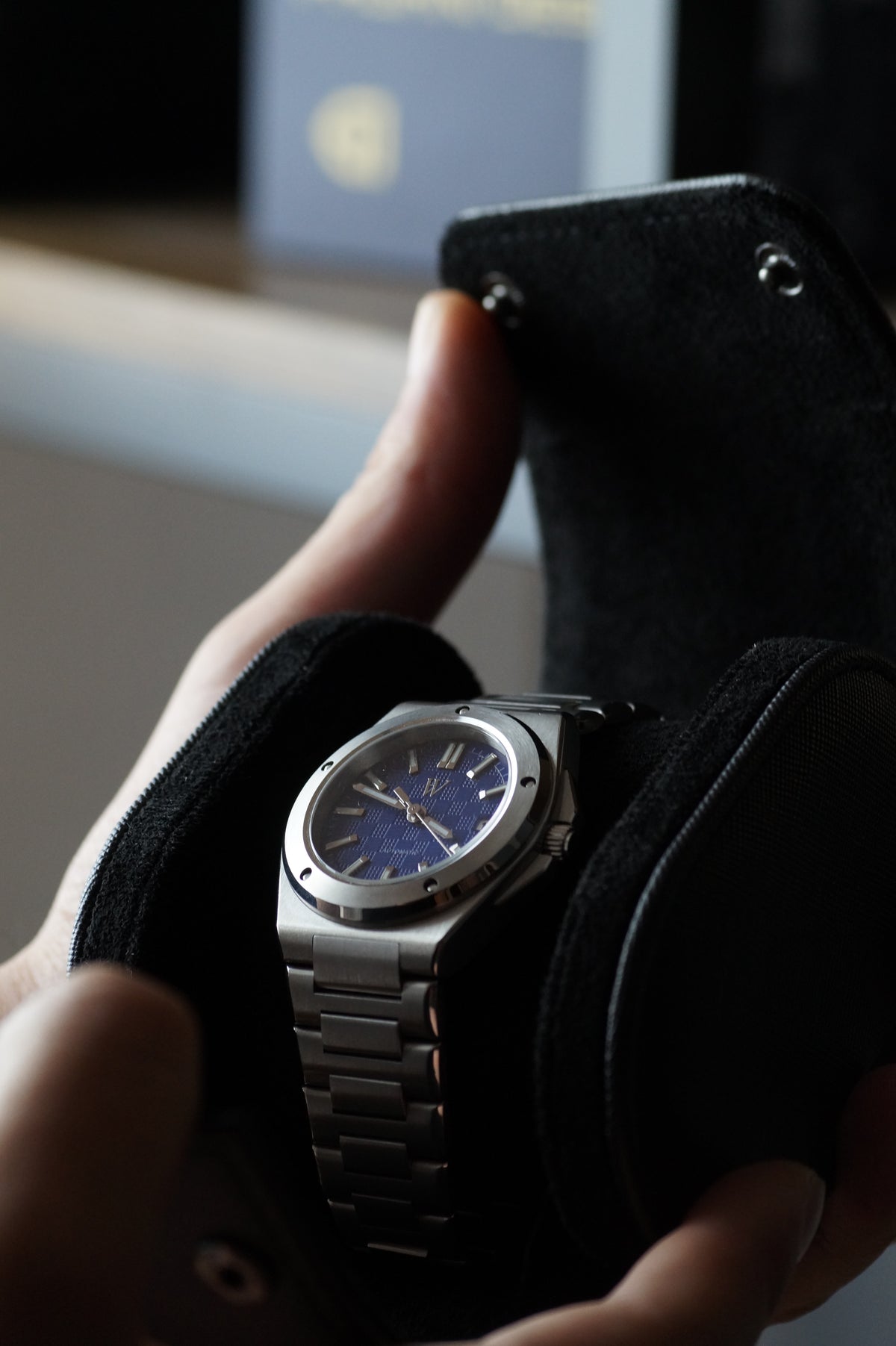 HW Arquitect de HW Design, reloj de vestir con caja integrada de 40 mm, en acero inoxidable y cristal de zafiro