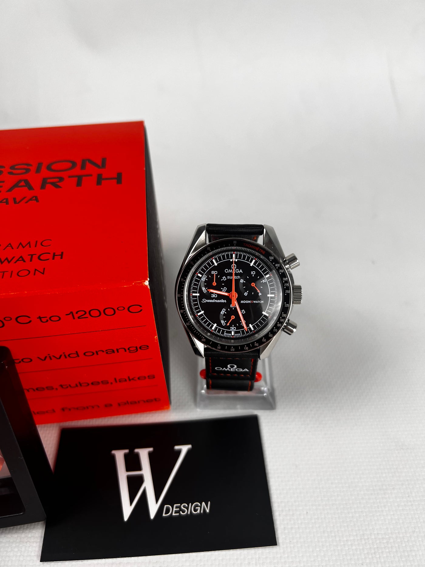 Omega x Swatch Mission to Earth Lava Steel mod de HW Design, cronógrafo de 42 mm con esfera naranja, caja de acero 316L y cristal de zafiro
