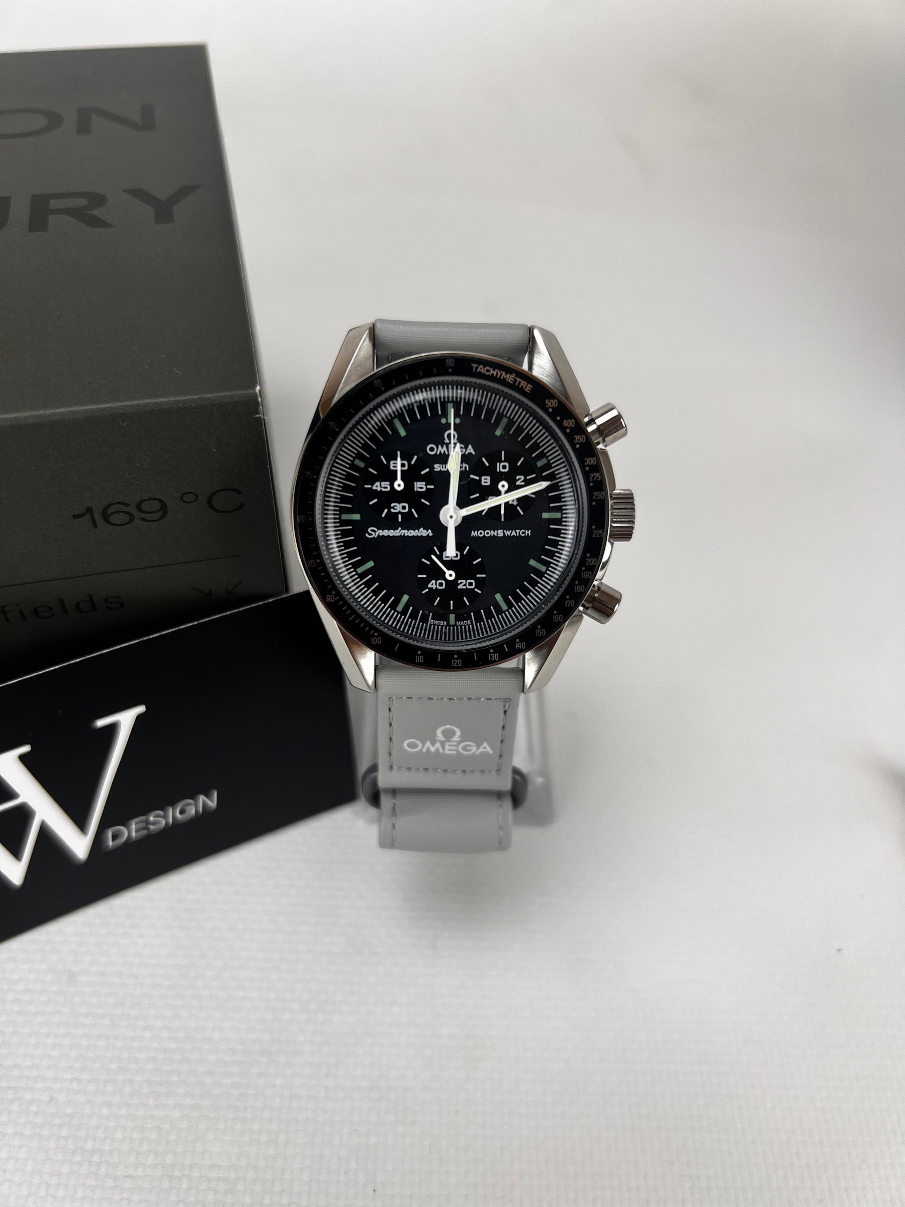 Omega x Swatch Mission to Mercury Steel mod de HW Design, cronógrafo de 42 mm con esfera gris, caja de acero 316L y cristal de zafiro