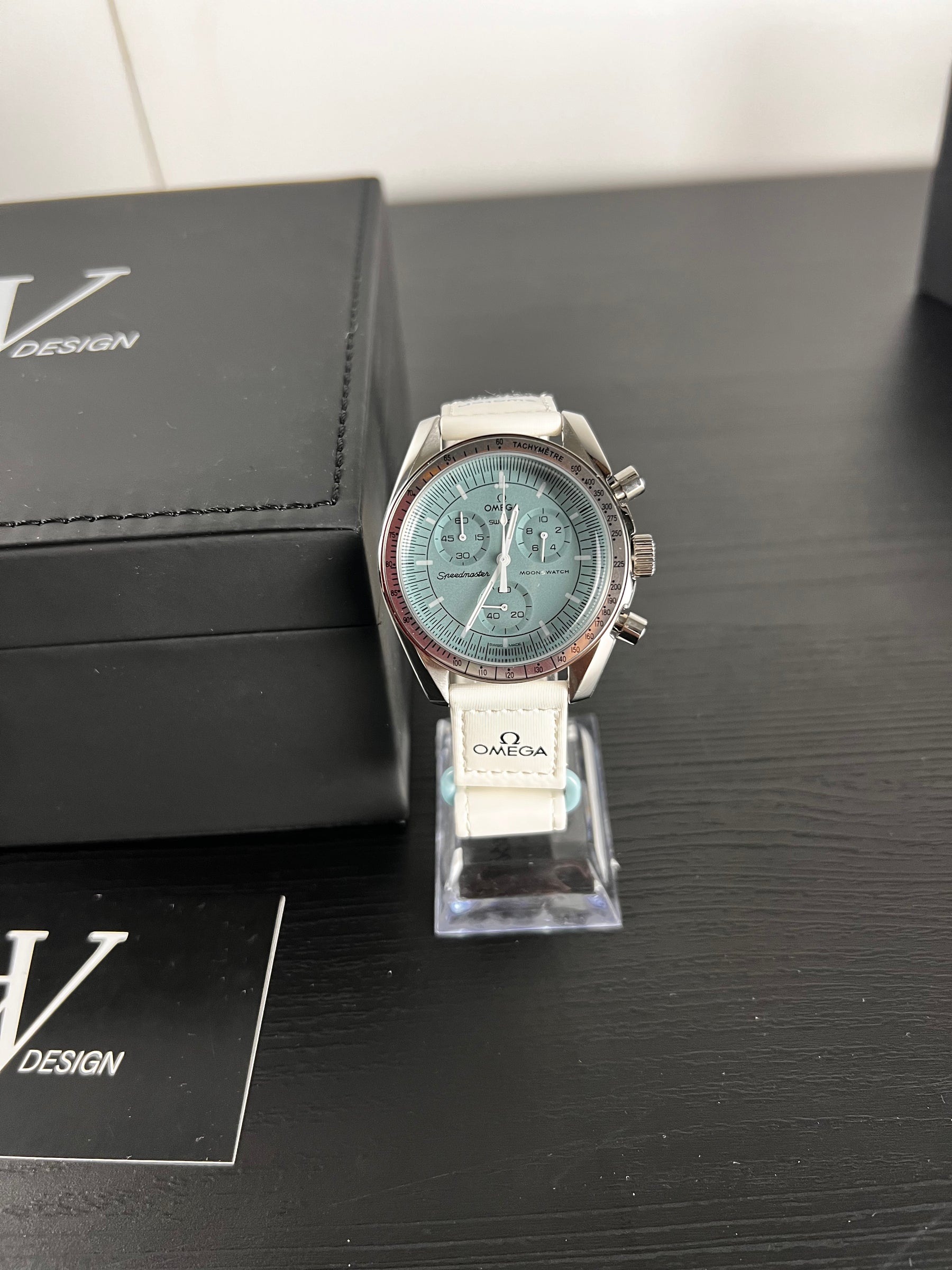 Omega x Swatch Mission to Uranus Steel mod de HW Design, cronógrafo de 42 mm con esfera verde, caja de acero 316L y cristal de zafiro