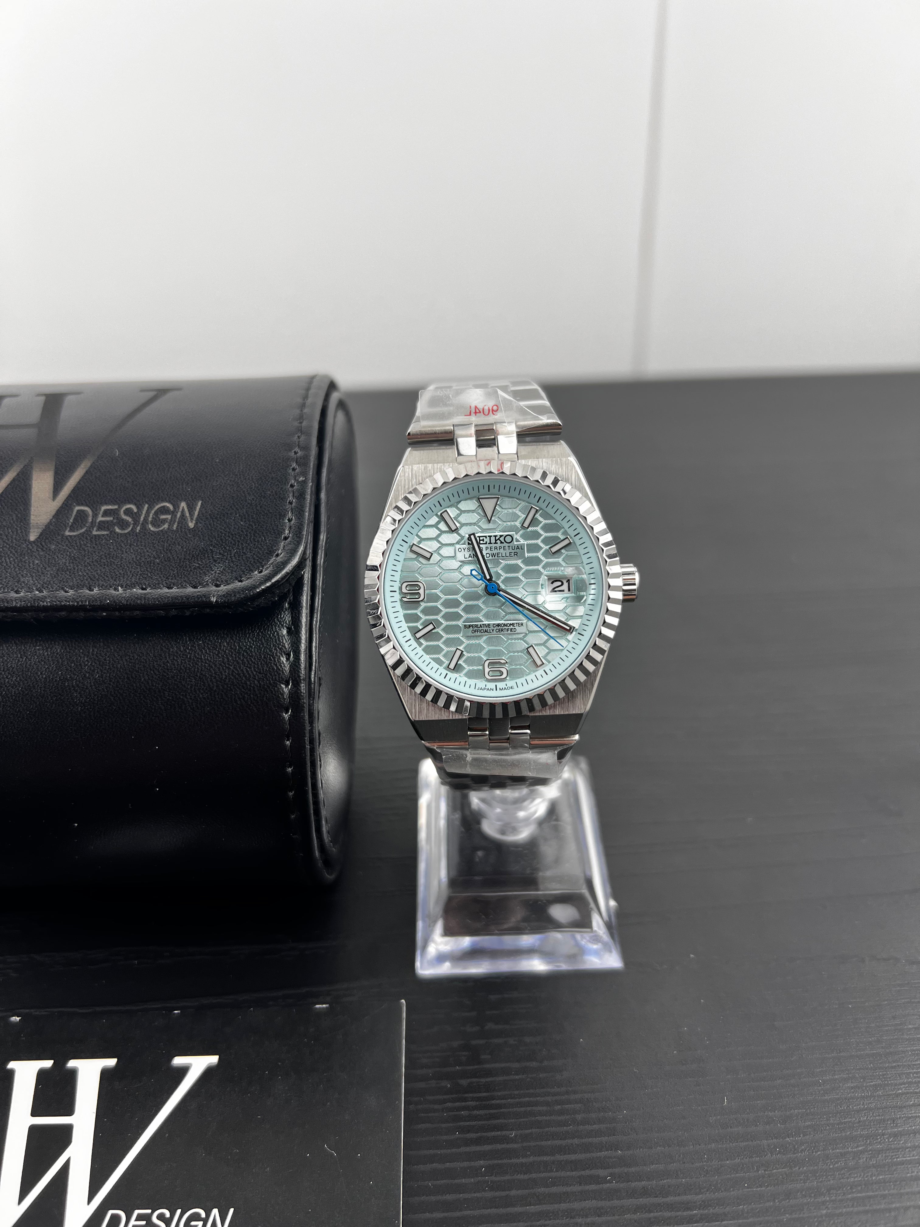 LandDweiko Ice Blue | HW Design