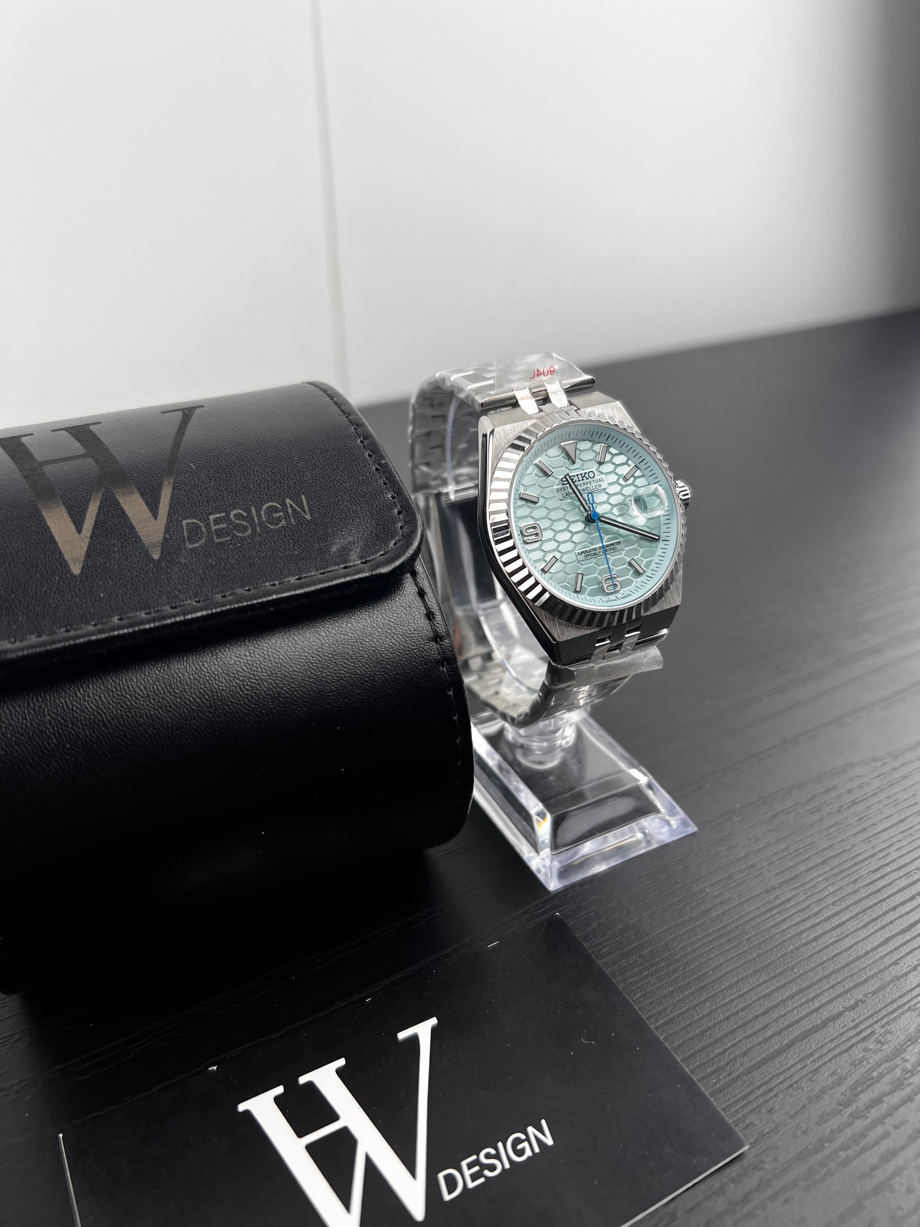 LandDweiko Ice Blue | HW Design