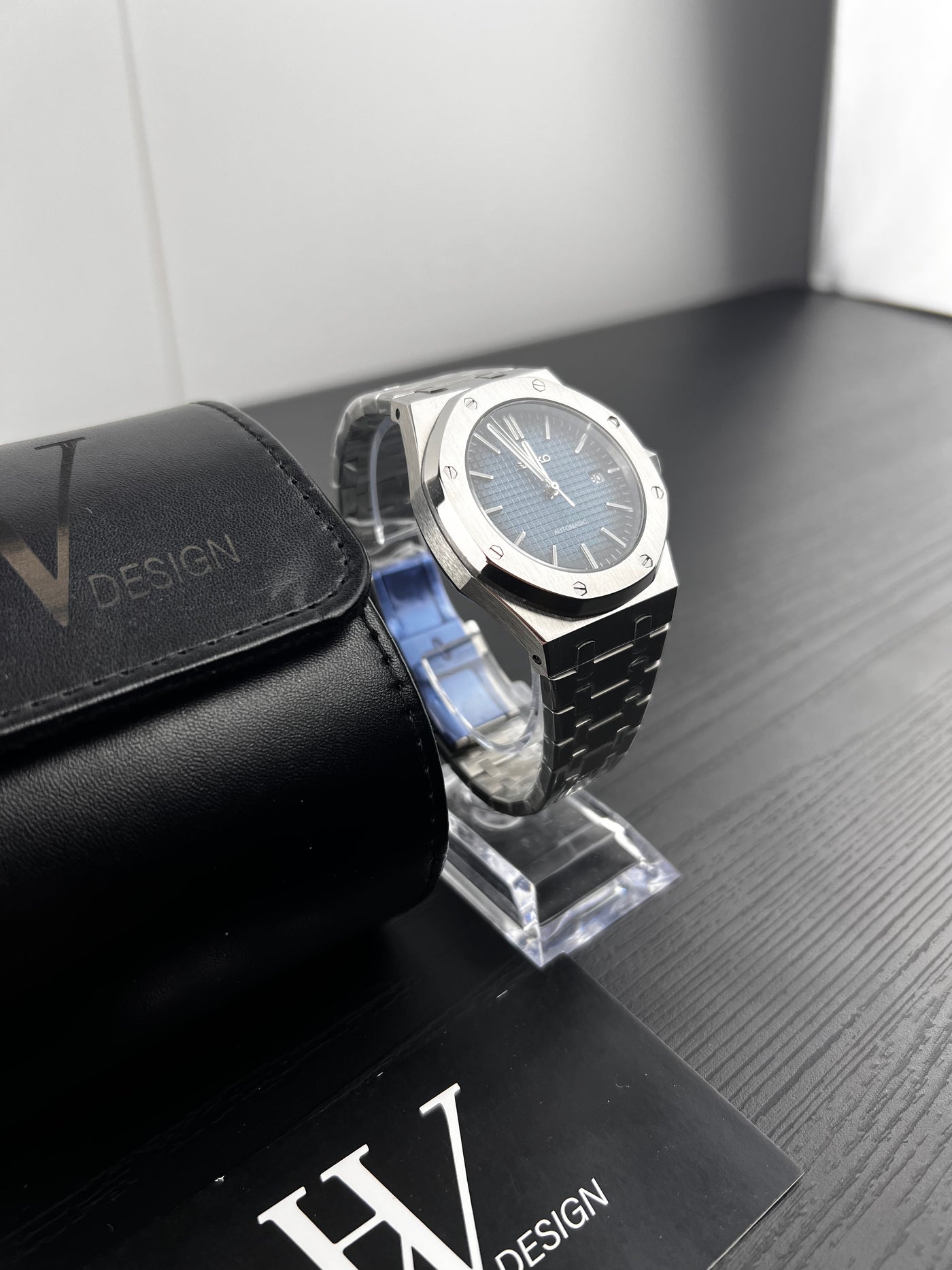Royal Seikoak Deep Blue de HW Design, reloj de caja integrada de 41 mm con esfera azul, acero 316L y cristal de zafiro