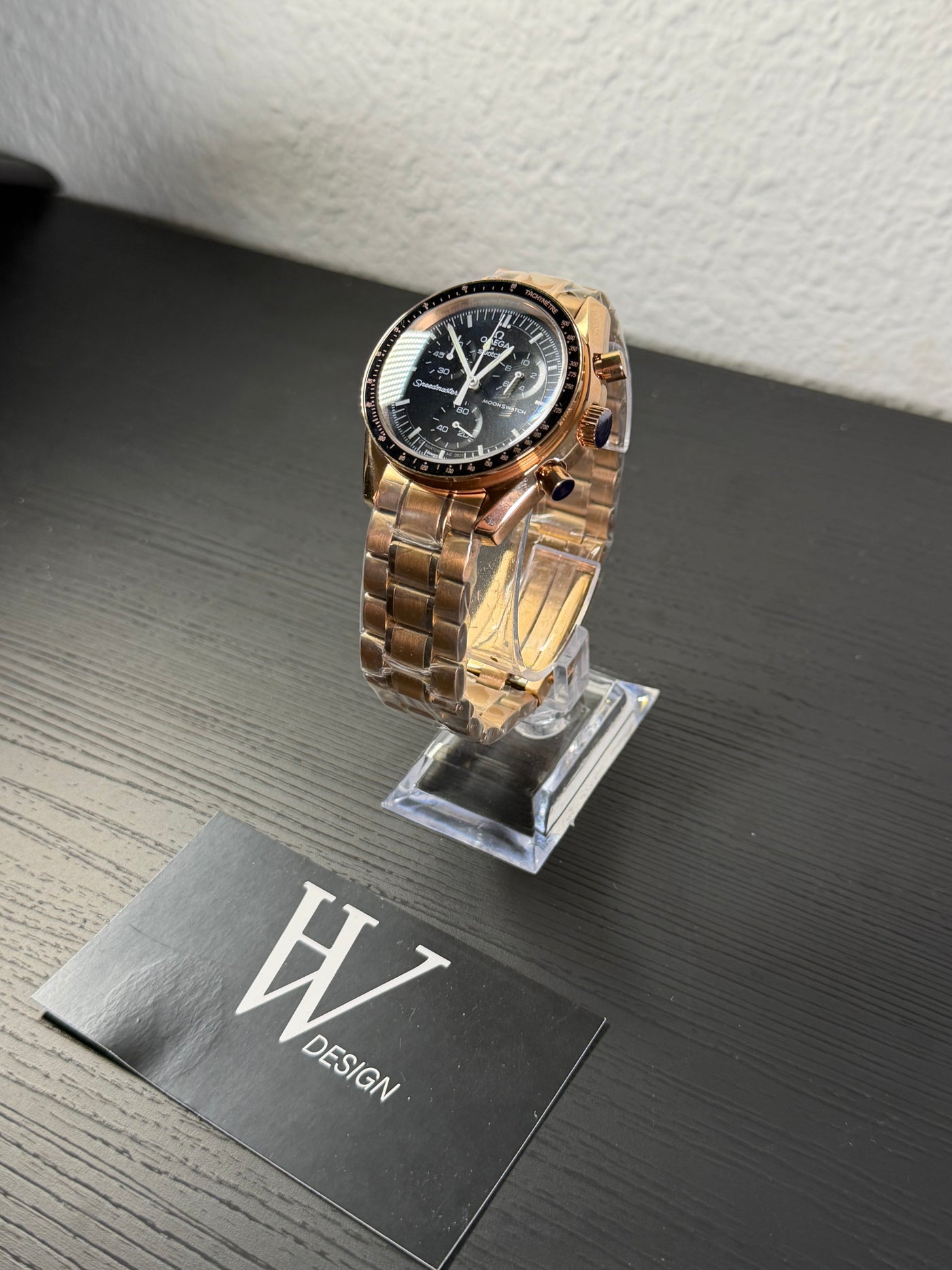Omega x Swatch Mission to Moon Rose Gold mod de HW Design, cronógrafo de 42 mm con esfera de oro rosa, caja de acero 316L y cristal de zafiro